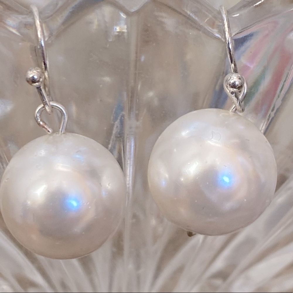 Handcrafted White fresh water Pearl earrings